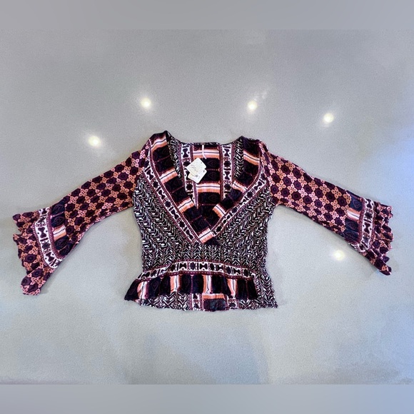 Free People Rosalie Bell Sleeve Faux
Wrap Top Sz Medium - Picture 2 of 12